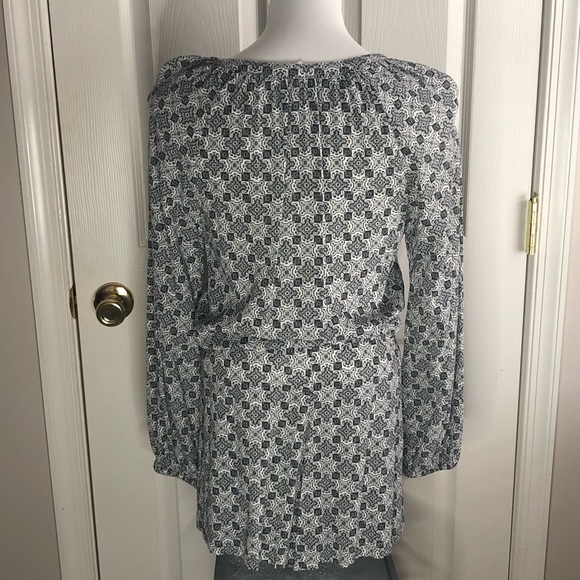 GAP LONG SLEEVED BLACK & WHITE PRINT ROMPER SIZE SMALL - Picture 2 of 3